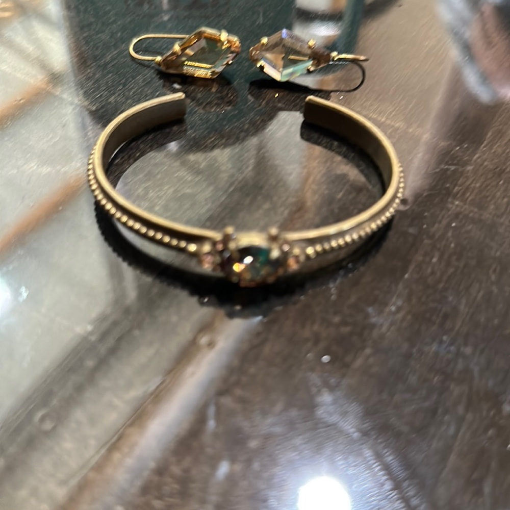 Sorrelli earrings and bracelet new without tags